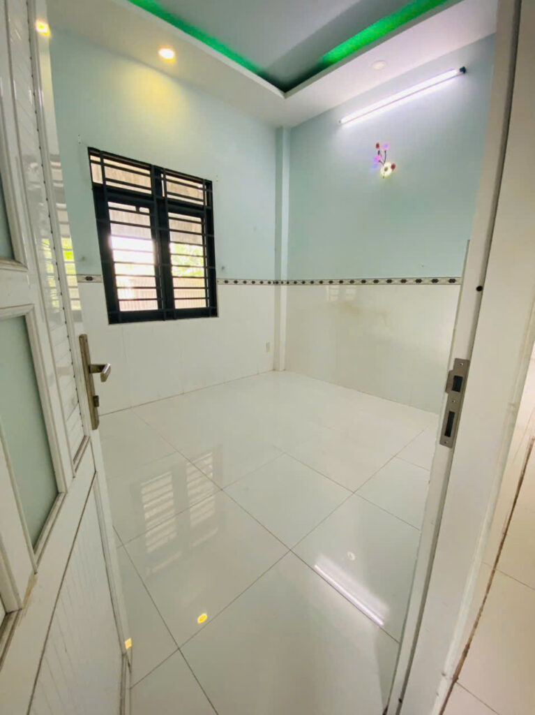 Bán nhà 1 lầu 4 phòng ngủ diện tích đường xe oto 2 tỷ 850